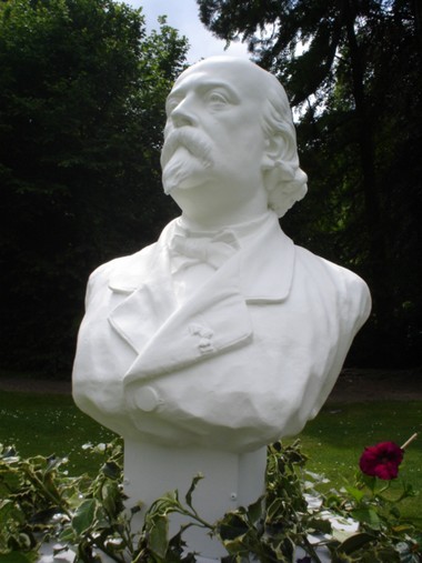 Statut de Louis Bouilhet 