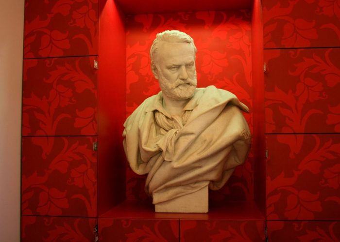 « Victor Hugo, ennemi d’Etat » : la mini-série relatant une période de la vie de l’écrivain