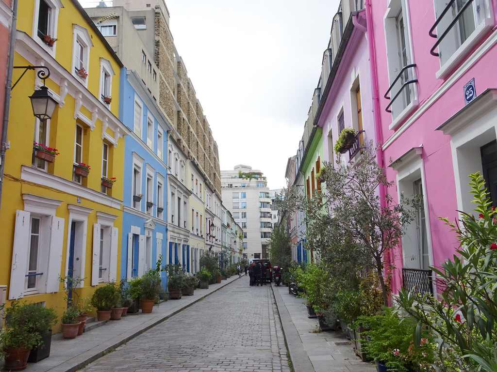 Rue Crémieux : une rue joliment colorée de Paris