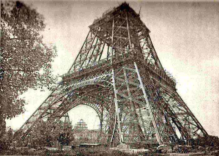 La tour Eiffel fête ses 130 ans avec un show exceptionnel