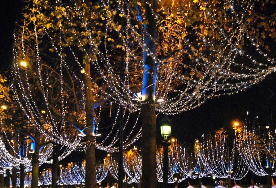 Les illuminations de Noël des Champs-Élysées
