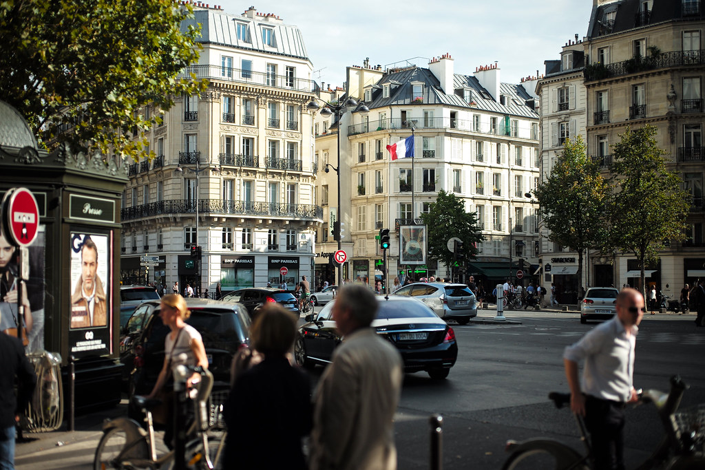 Quels bâtiments faut-il impérativement découvrir le long du boulevard Saint Germain ?