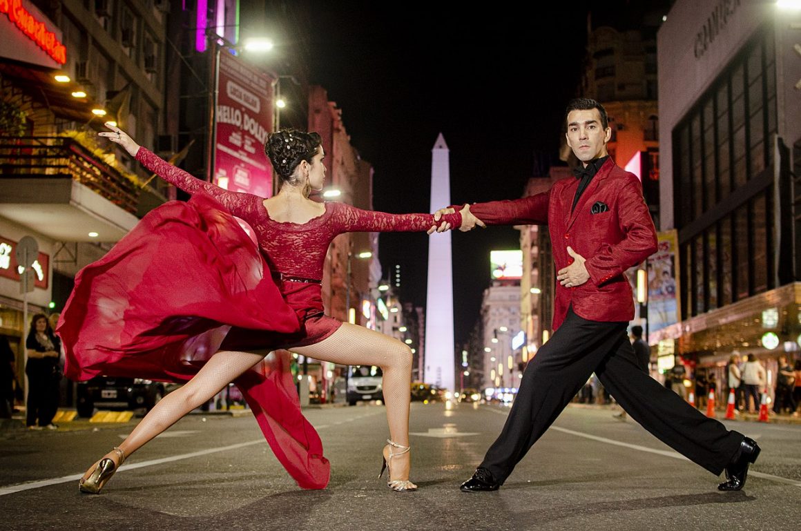 Robe rouge pour danser le tango